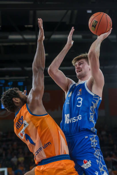 前锋凭借灵 前锋凭借灵